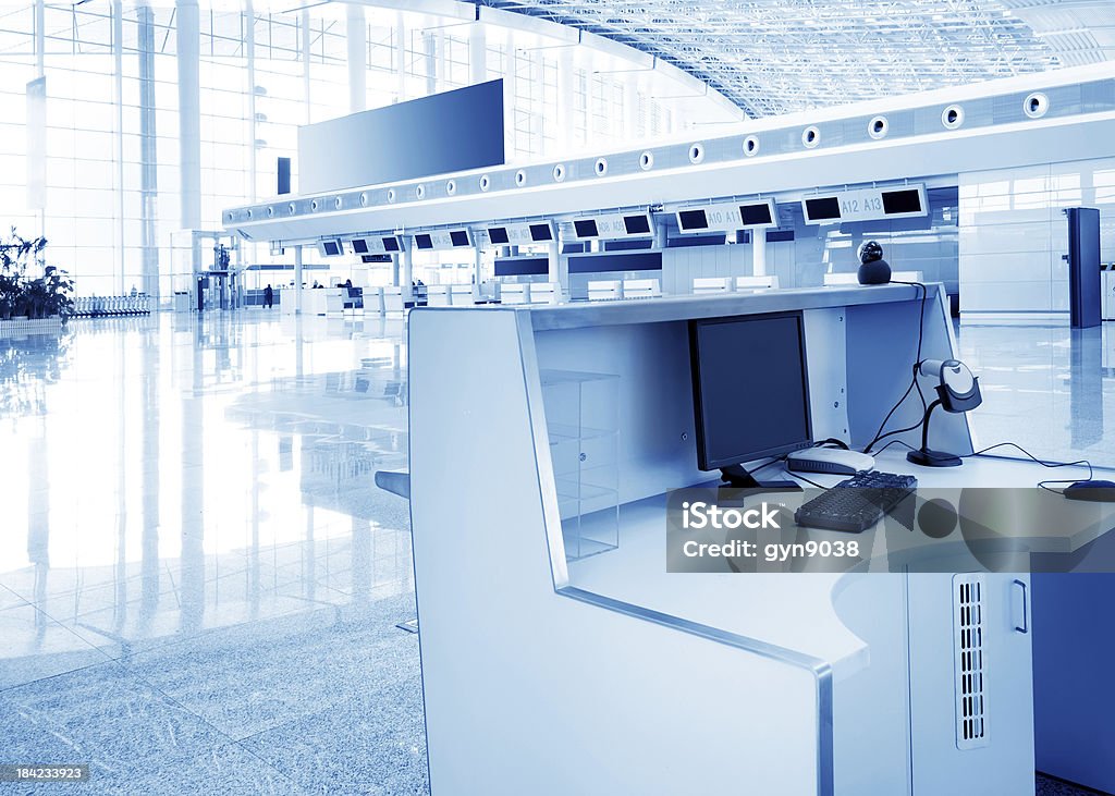 Обслуживание Из терминалов аэропорта - Стоковые фото Аэропорт роялти-фри