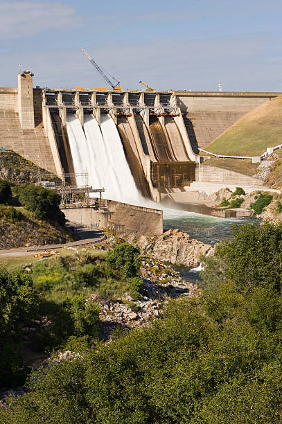 istock Folsom Dam and Spillway 184265549