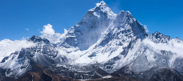 istock Mount Ama Dablam 69MPix XXXXL - Himalaya Range 184265830