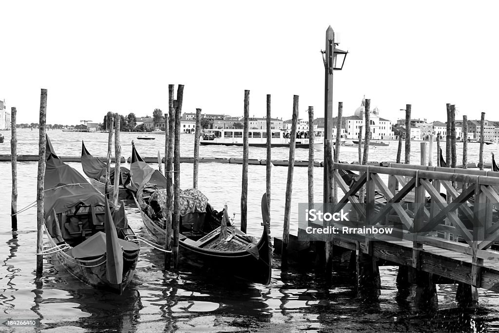 Téléphérique de Venise noir et blanc - Photo de Bateau de voyageurs libre de droits