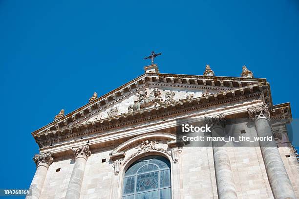 Locorotondo La Iglesia De San Giorgio Martirio Foto de stock y más banco de imágenes de Arquitectura - Arquitectura, Arquitectura exterior, Bari
