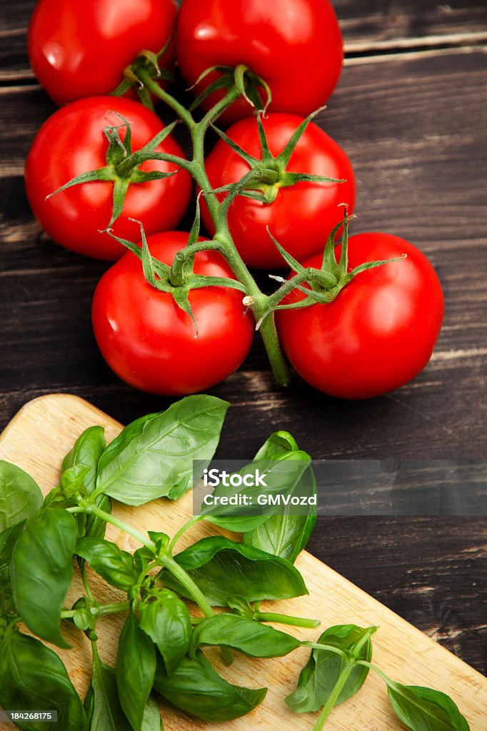Basilico e pomodori - Foto stock royalty-free di Alimentazione sana
