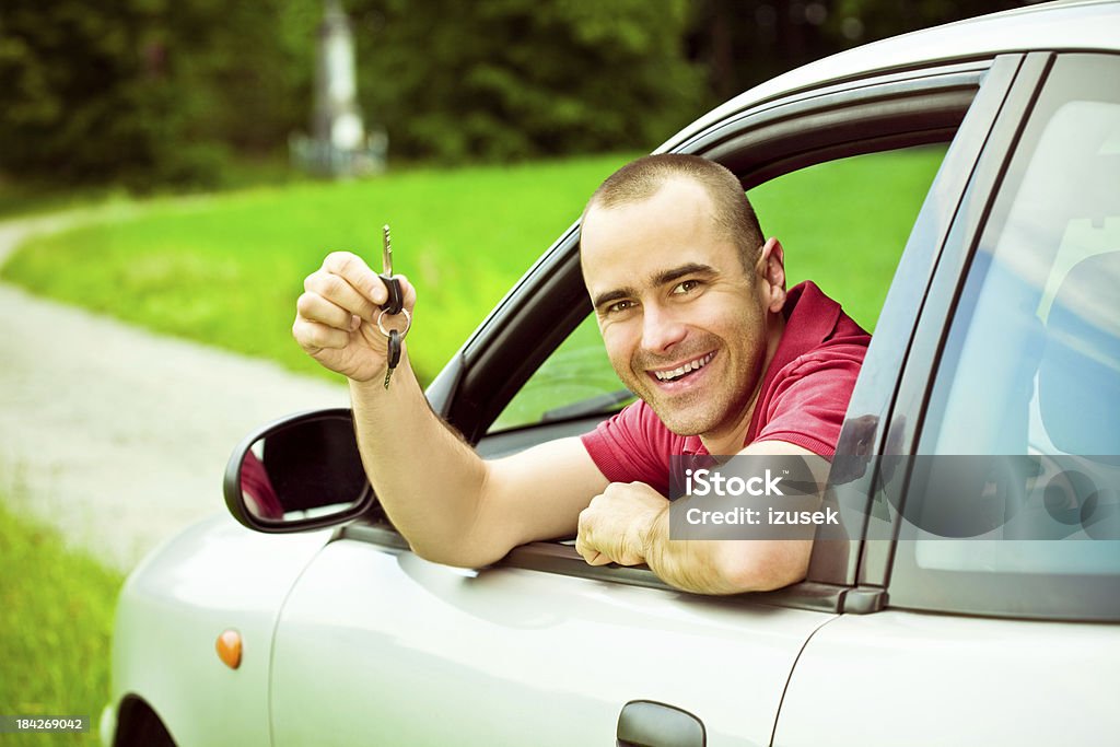 Attrayant homme avec clés de voiture - Photo de Acheter libre de droits