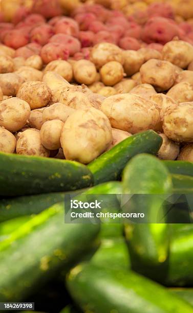 Biogemüse Im Farmers Market Stockfoto und mehr Bilder von Abnehmen - Abnehmen, Agrarbetrieb, Bauernmarkt