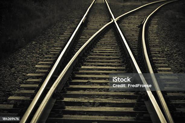 Ferrovia - Fotografie stock e altre immagini di Raccordo ferroviario - Raccordo ferroviario, Ferrovia, Svincolo stradale