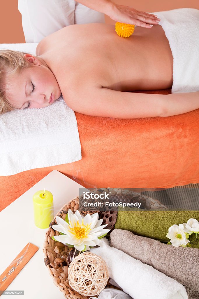 Massagem relaxante - Foto de stock de Adulto royalty-free
