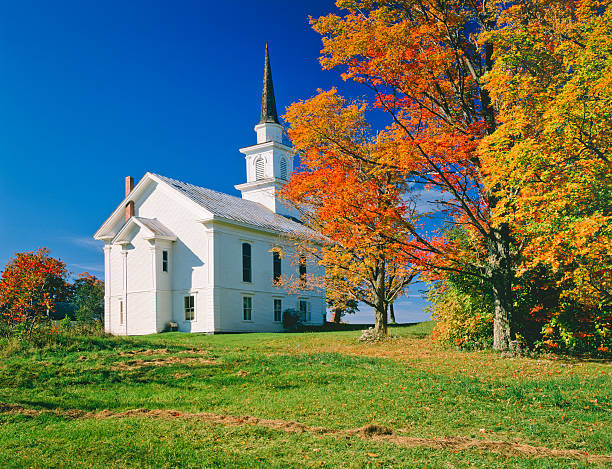 istock Autumn in Vermont 184270320