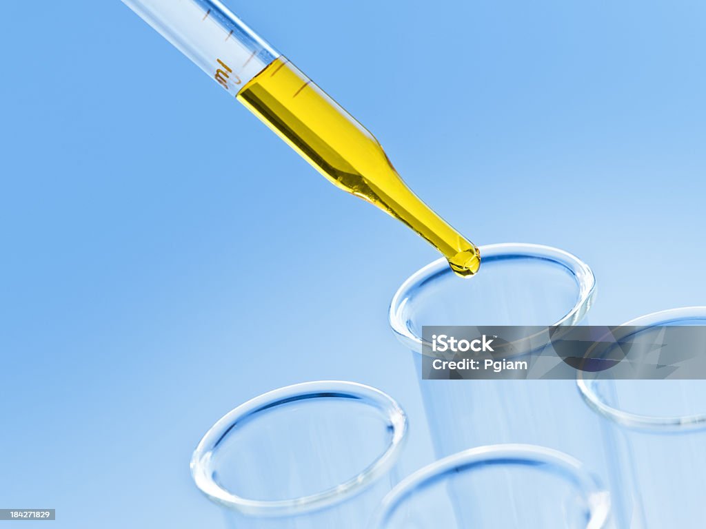 Contenitore per provette in laboratorio - Foto stock royalty-free di Goccia