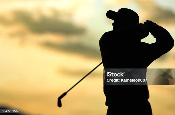 Golfer Silhouette Foto de stock y más banco de imágenes de Swing de golf - Swing de golf, Amanecer, Blanco - Color