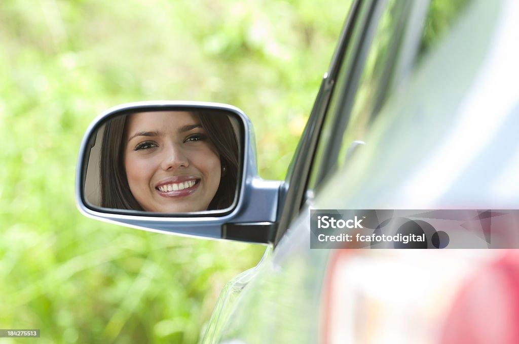 Femme heureuse avec une nouvelle voiture - Photo de Acheter libre de droits