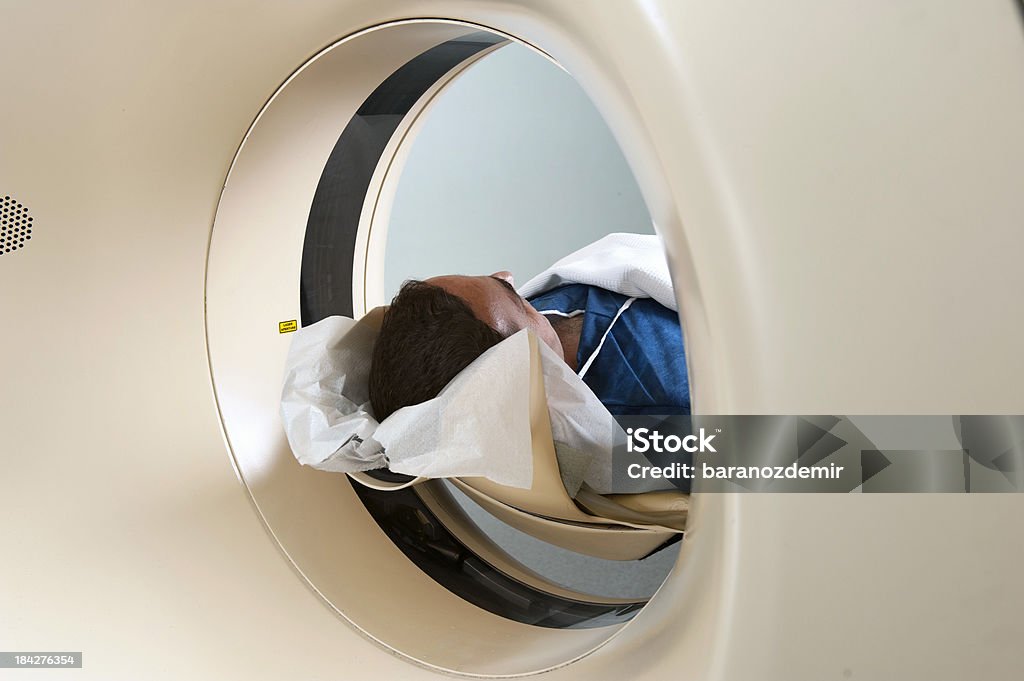 남자 수용적 의료 스캔 - 로열티 프리 CAT 스캔 스톡 사진