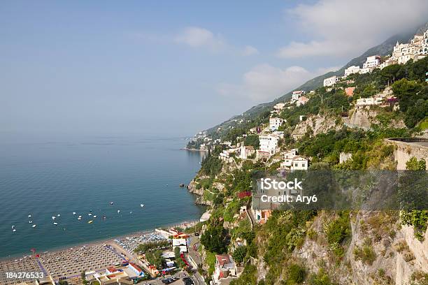 Veduta Aerea Vietri Sul Mare Costiera Amalfitana Italia - Fotografie stock e altre immagini di Acqua