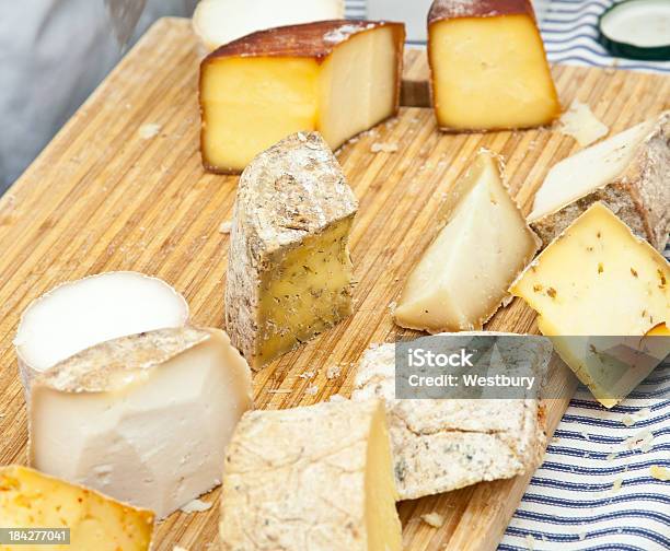 Tábua De Queijos - Fotografias de stock e mais imagens de Wensleydale - Queijo - Wensleydale - Queijo, Alimentação Saudável, Camembert