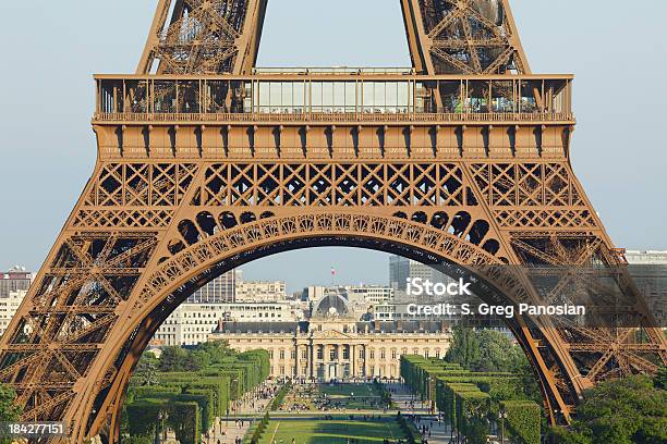 Eiffelturm Tower Stockfoto und mehr Bilder von Eiffelturm - Eiffelturm, Offiziersschule École militaire, Architektur