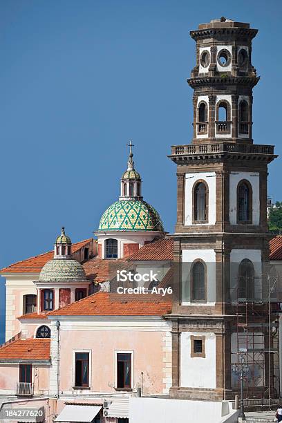 Ceramica Cupola Di Atrani Costiera Amalfitana Italia - Fotografie stock e altre immagini di Atrani