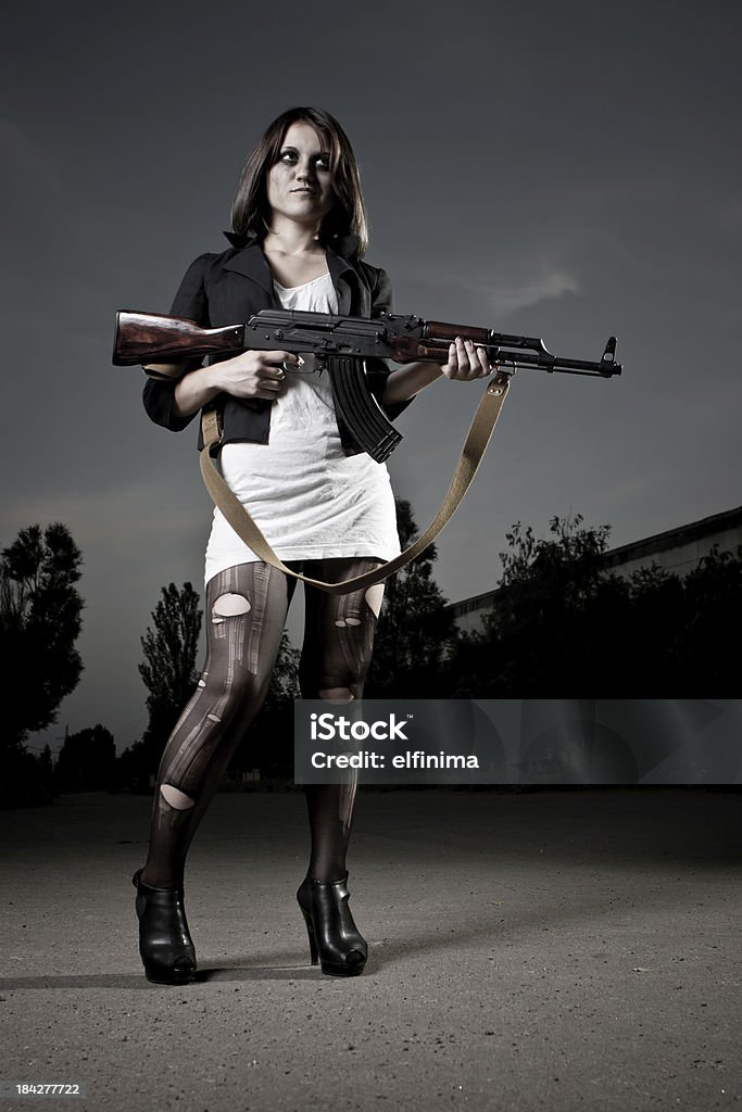 Jovem com Arma de Fogo - Royalty-free AK-47 Foto de stock