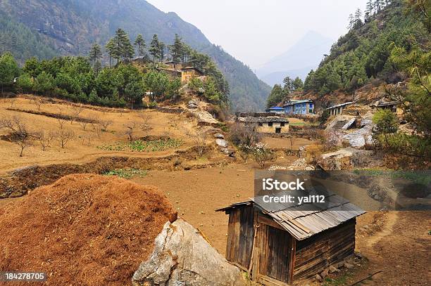 Cena Rural - Fotografias de stock e mais imagens de Aldeia - Aldeia, Asiático e indiano, Cabana - Estrutura construída