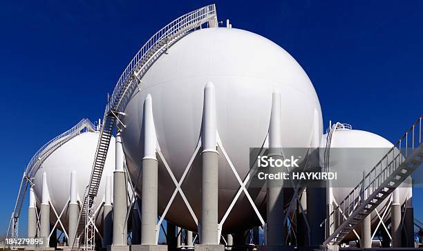 Foto de Fábrica Petroquímica e mais fotos de stock de Gás natural - Gás natural, Tanque de Armazenamento, Gasolina