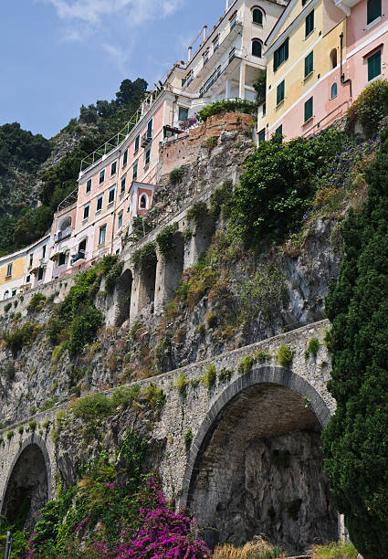 istock Amalfi Hillside Living 184280673