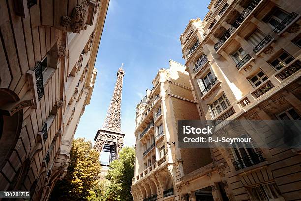 Torre Eiffel Paris - Fotografias de stock e mais imagens de Antigo - Antigo, Ao Ar Livre, Arquitetura