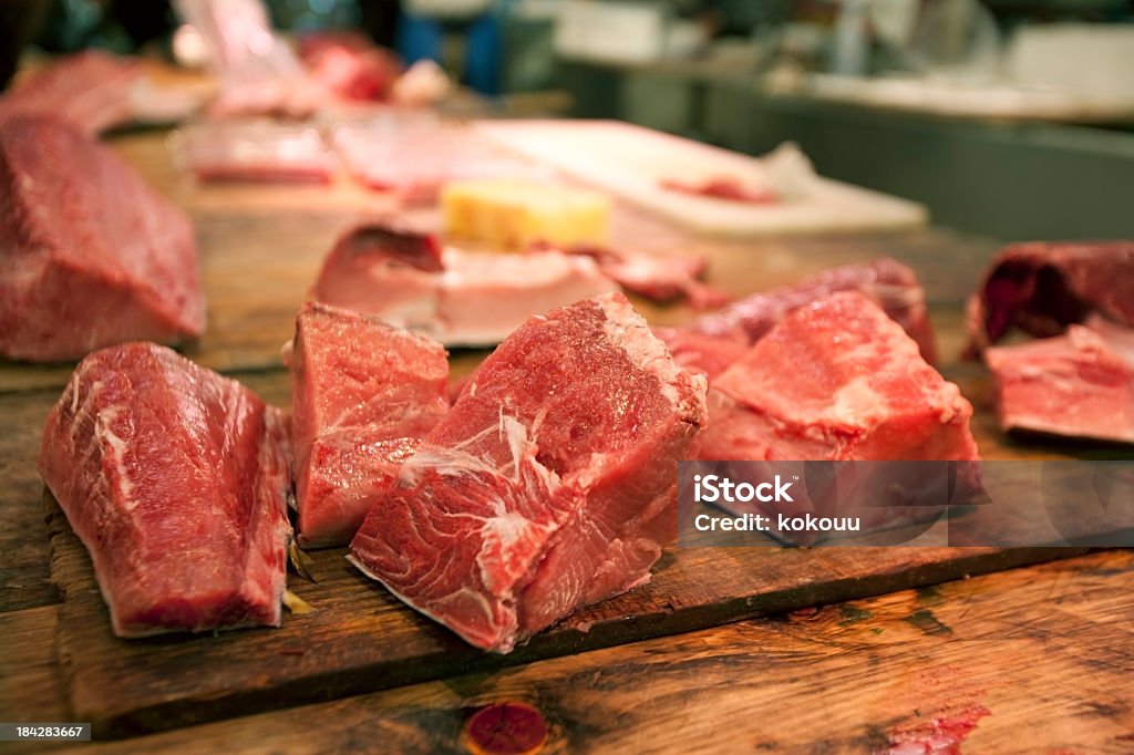 Mercado de Tsukiji - Foto de stock de Atum - Peixe royalty-free