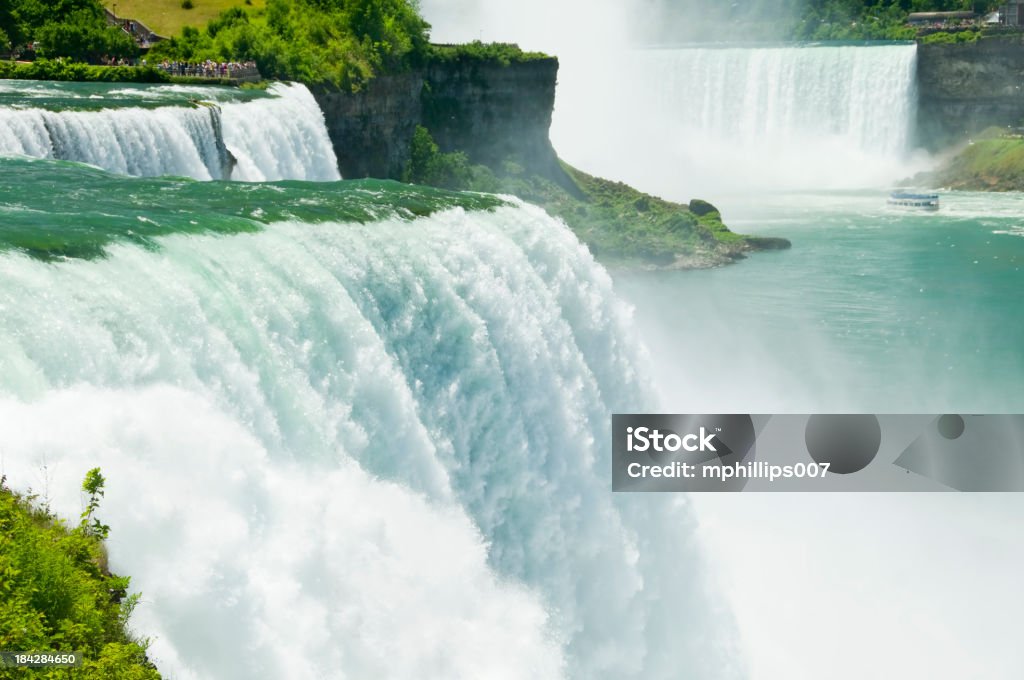 Chutes du Niagara - Photo de Cascade libre de droits