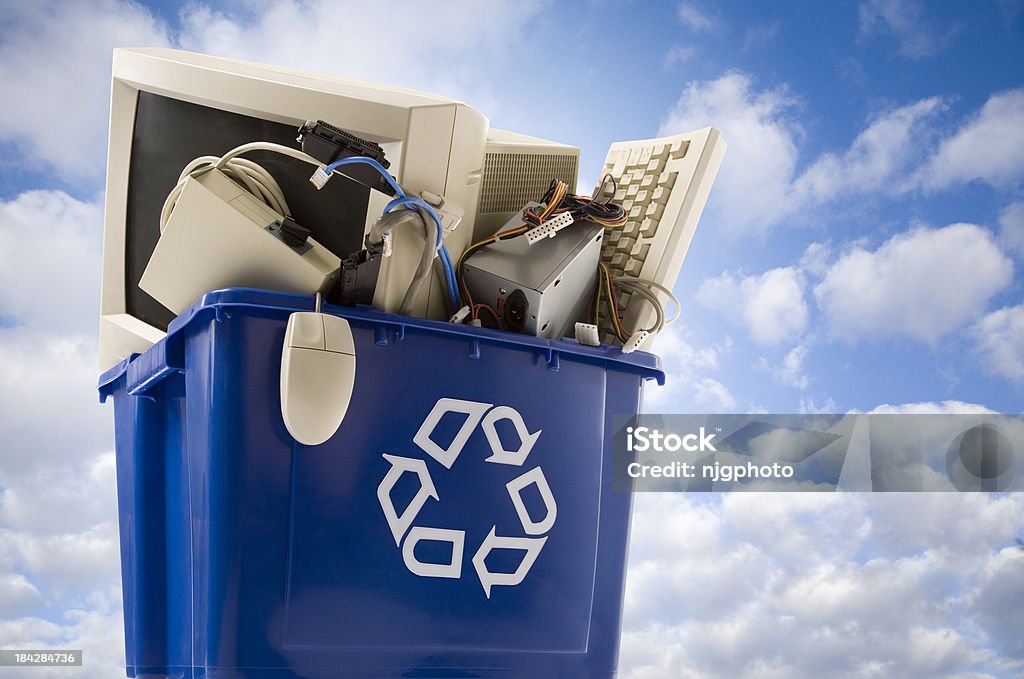 Reciclar electrónica - Foto de stock de Reciclaje libre de derechos