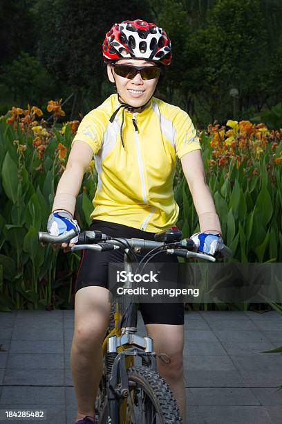 Ciclista Di Mountain Bike - Fotografie stock e altre immagini di Acrobazia - Acrobazia, Adolescente, Adulto