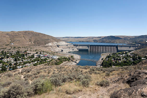 istock Coulee City and Dam 184286052