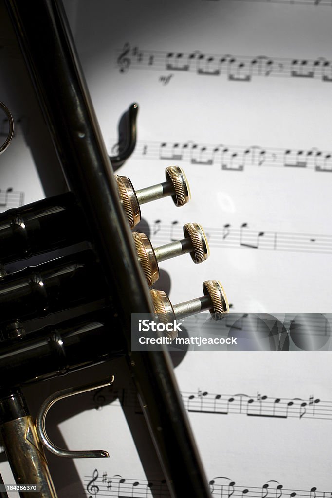 Trompete e música - Foto de stock de Arte, Cultura e Espetáculo royalty-free