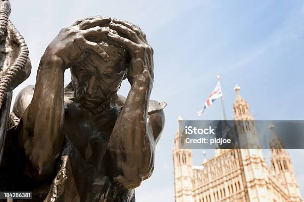 La Burghers Di Calais Scultura Di Auguste Rodin Londra Regno Unito - Fotografie stock e altre immagini di Auguste Rodin