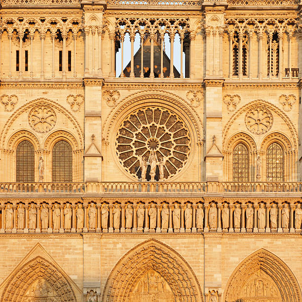 아미앵-하떠이 퍼사드 - rose window ile de la cite paris france notre dame 뉴스 사진 이미지