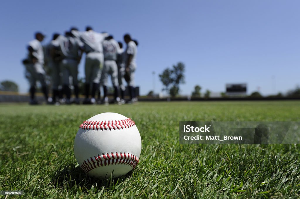 Jogadores no campo de beisebol - Foto de stock de Beisebol royalty-free