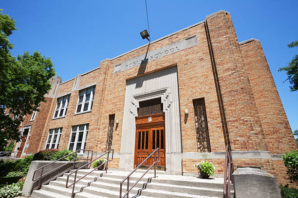 istock Art Deco School Building in Edgebrook, Chicago 184289734
