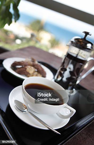 コーヒーコーヒーブレイク - お茶の時間のストックフォトや画像を多数ご用意 - お茶の時間, アウトフォーカス, クッキー