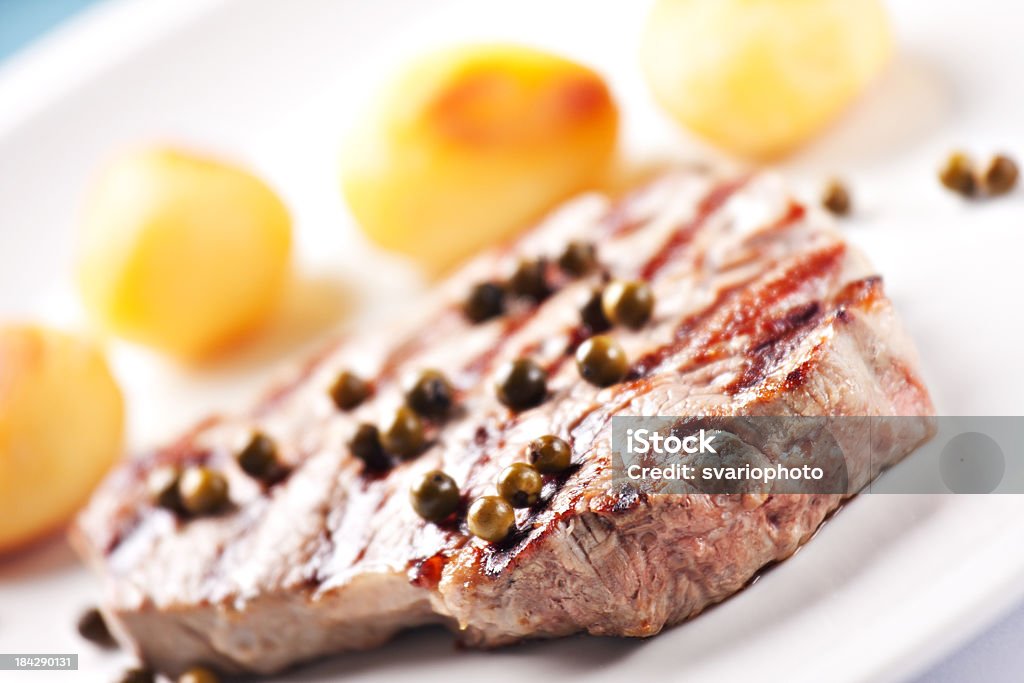 Filé de carne com batatas - Foto de stock de Almoço royalty-free