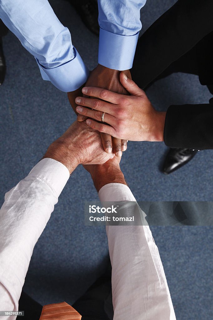 Lavoro di squadra-mani - Foto stock royalty-free di Bridging The Gap - Modo di dire inglese