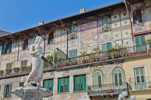 madonna verona fuente - verona italy veneto europe day fotografías e imágenes de stock