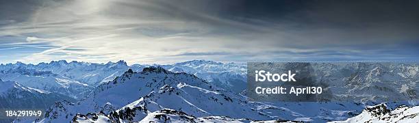 Vista Su Diverse Vette Delle Alpi Francesi - Fotografie stock e altre immagini di Alpi - Alpi, Alpi francesi, Ambientazione esterna