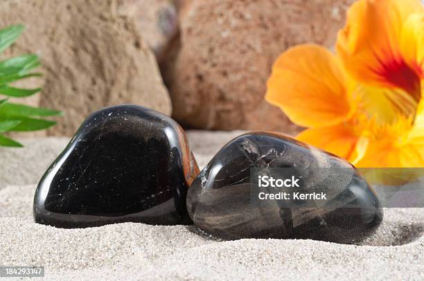 Obsidianhalf Wertvolle Stone Garantiert Authentische Stockfoto und mehr Bilder von Obsidian