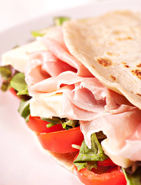 piadina italiana tradicional - mayo mayonnaise salad plate fotografías e imágenes de stock