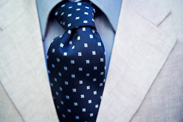 blue checked un costume cravate affaires gros plan - suit necktie close up gray photos et images de collection