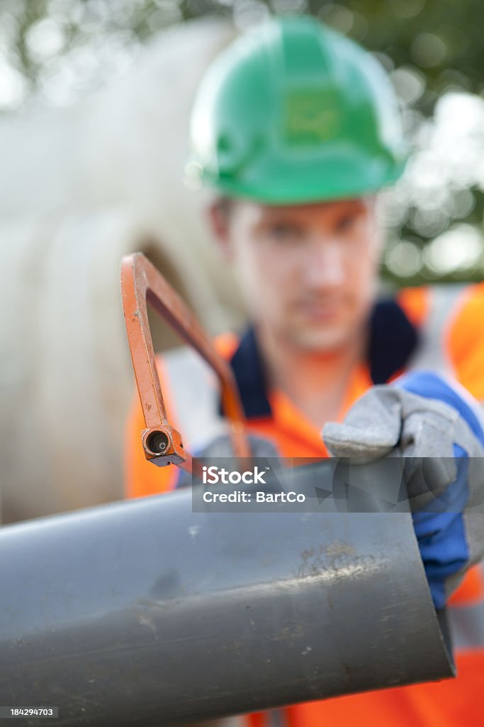 Klempner arbeiten mit pvc-pipes. Abwasser Versammlung. - Lizenzfrei Bildschärfe Stock-Foto