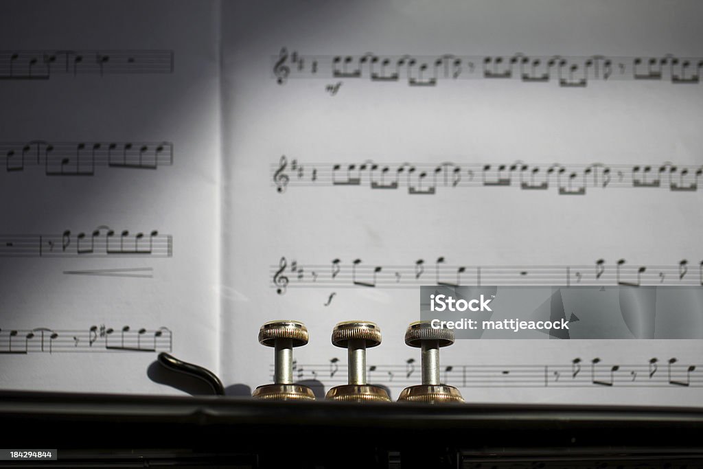 Trompeta y música - Foto de stock de Arte cultura y espectáculos libre de derechos