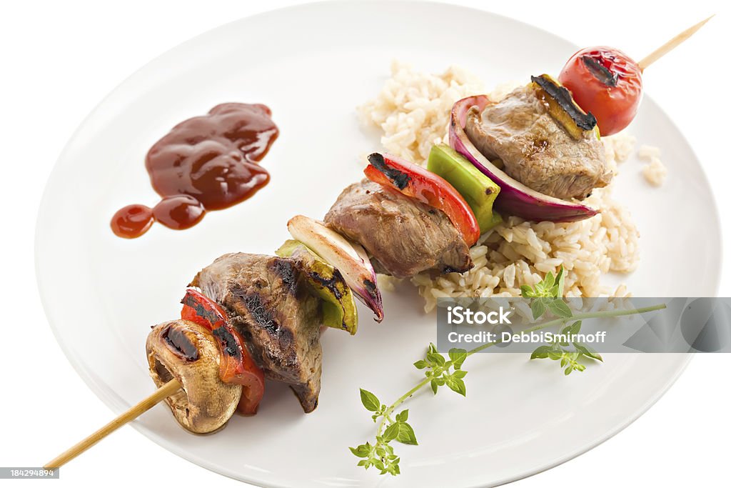 Shish Kabob em um prato - Foto de stock de Espeto royalty-free