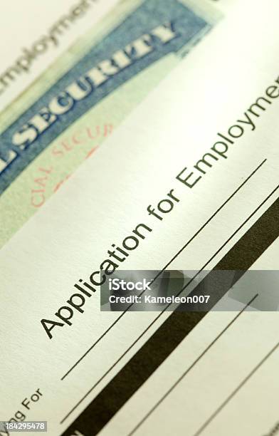 Aplicação De Emprego - Fotografias de stock e mais imagens de Aspiração - Aspiração, Cartão de Social Security, Contrato