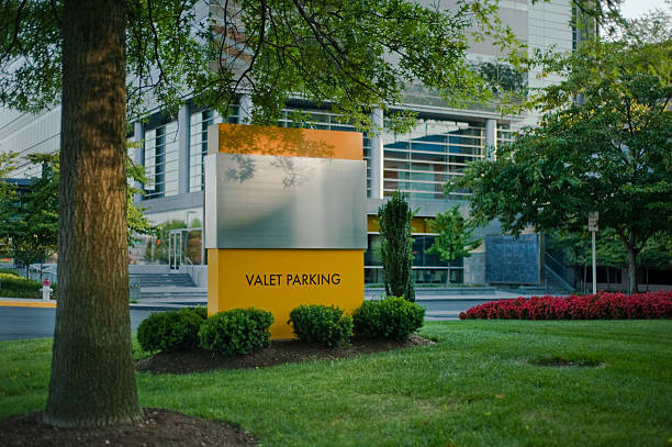 luxo escritório nome do marcador - valet parking imagens e fotografias de stock