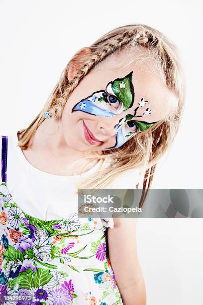 Pequena Borboleta - Fotografias de stock e mais imagens de Borboleta - Borboleta, Tinta Facial, 4-5 Anos