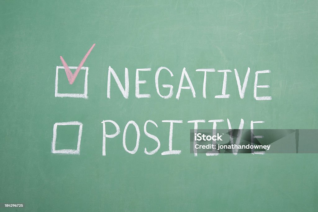 Negativo Postive Chalkboard - Foto de stock de Teste de HIV royalty-free