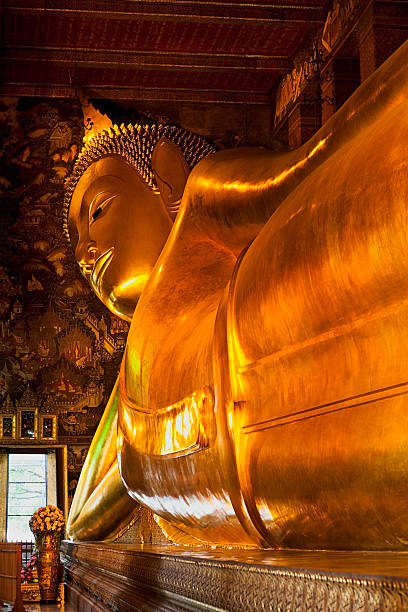 istock Golden Buddha Bangkok 184296811